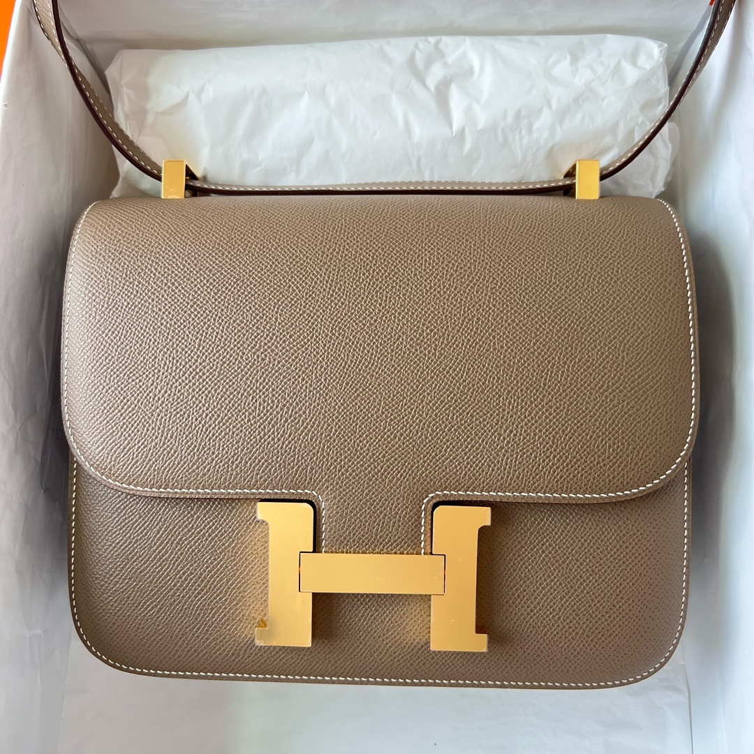 Hermes Constance 24cm Shoulder Bag In Etoupe Epsom Leather